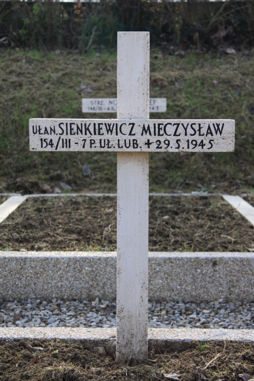 Mieczysław Sienkiewicz prawdziwe nazwisko: Dziadosz Mieczysław