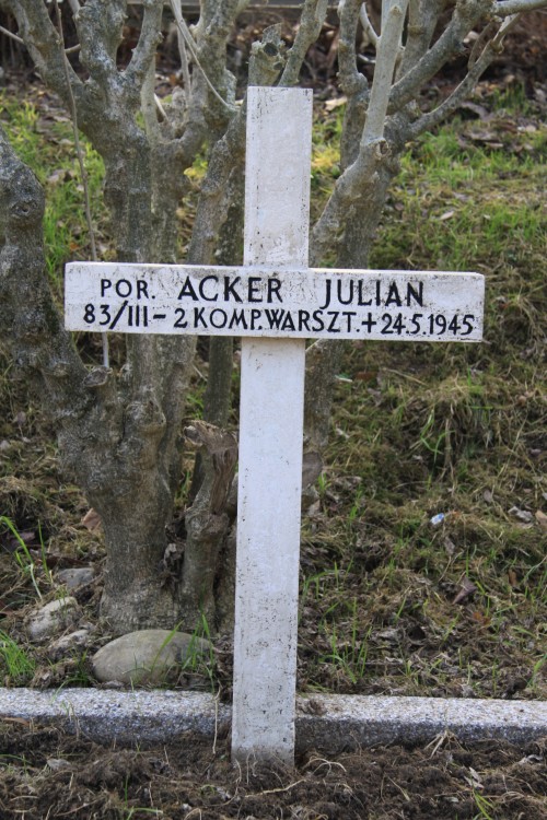 Julian Acker